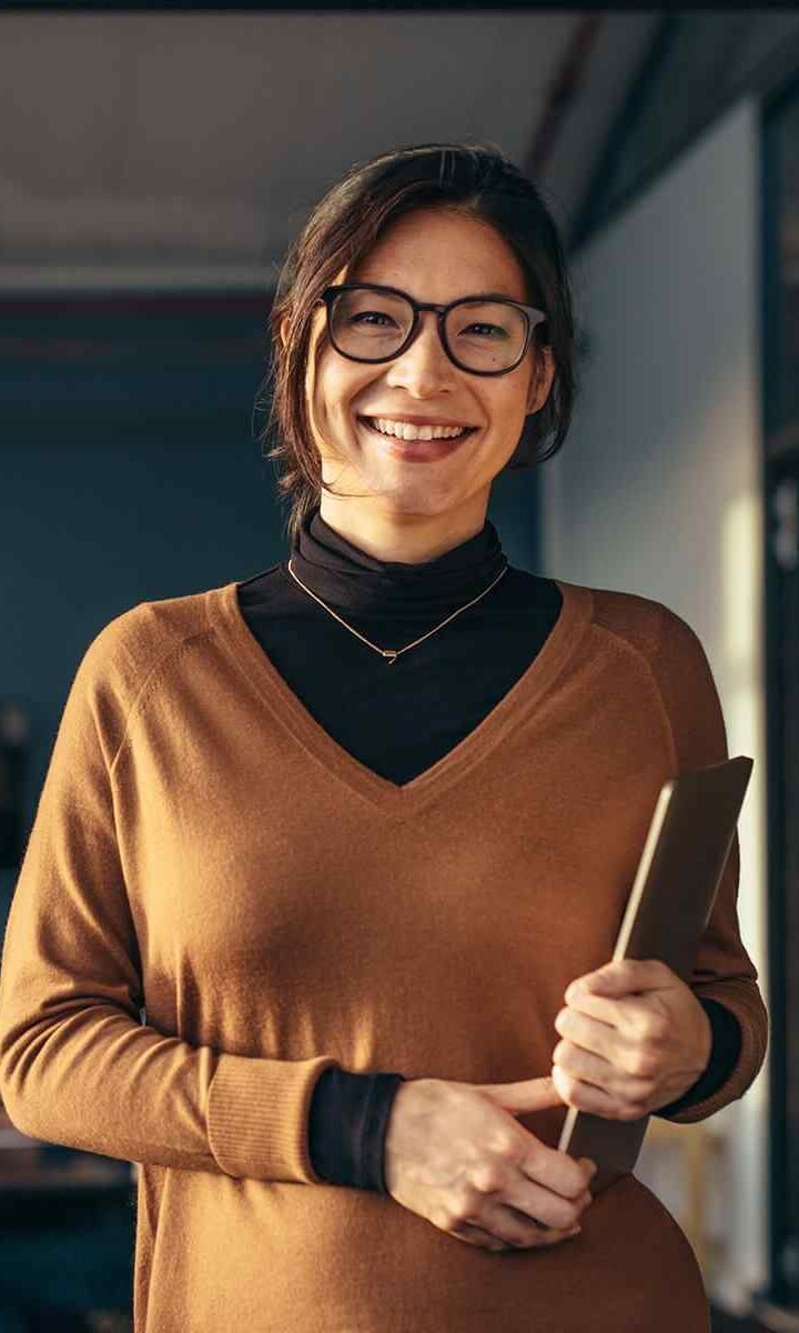 https://uni-businesses.com/wp-content/uploads/2019/10/inner_team_01-720x1200.jpg